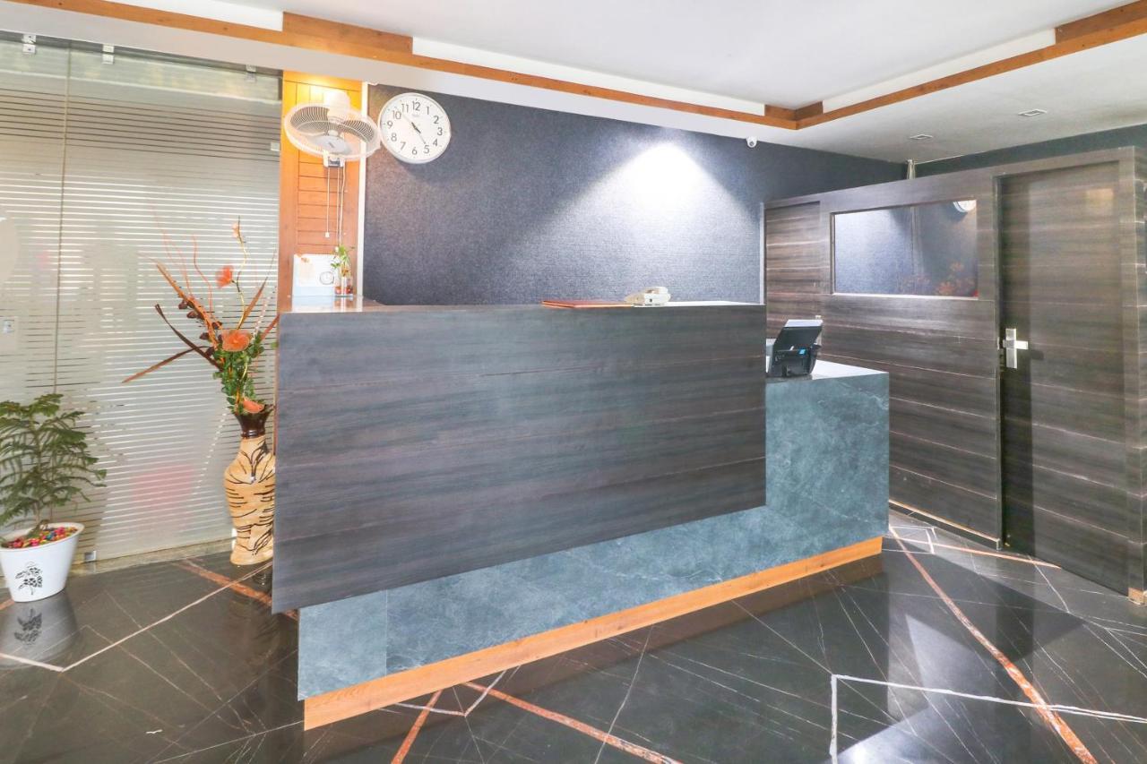 Oyo 66888 Gomti Resorts Alīgarh Екстериор снимка